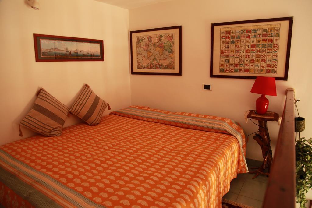Bed And Breakfast Latomare Napoli Værelse billede